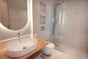 Bilik mandi di Acantha Villas