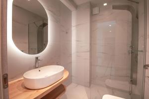Bilik mandi di Acantha Villas