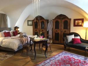 Postel nebo postele na pokoji v ubytování Gasthof zum Goldenen Anker