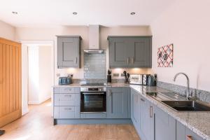 Dapur atau dapur kecil di Brecks Farm - The Mill