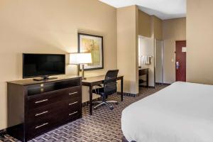 Gallery image of Comfort Suites in Clovis