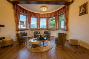 Posezení v ubytování Moviliţa Residence
