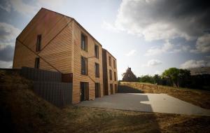 Budynek, w którym mieści się apartament