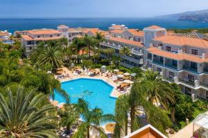 Bazén v ubytování Hotel RIU Garoé nebo v jeho okolí