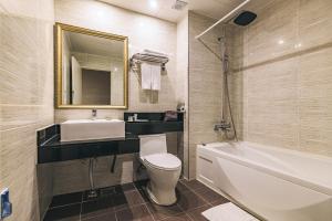 Koupelna v ubytování Aria Hotel + 32 fotografií