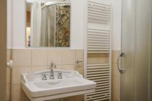 Koupelna v ubytování B&B I sei volti Lecce