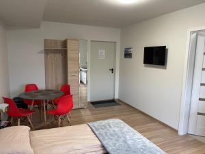 Телевізор і / або розважальний центр в Helgrindur Guesthouse