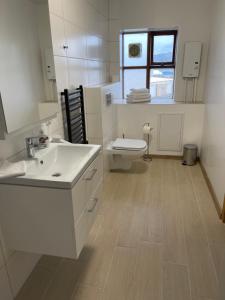 Ванна кімната в Helgrindur Guesthouse