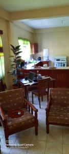 Kuchyň nebo kuchyňský kout v ubytování Western Tobago Cozy 3 Bedroom Retreat