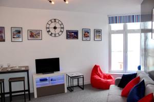 Gallery image of Lighthouse View - Amazing sea and beach view - Free Sky TV including Sports and Movies - Fast WIFI - Free Private Parking in Scarborough