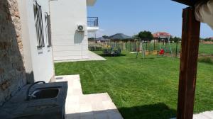 Um jardim em Mythic Villas