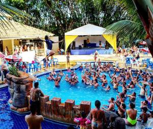 Hóspedes ficando em GOLDEN DOLPHIN Resort - Grand & Express - Caldas Novas - COM TV A CABO - Aguas Termais