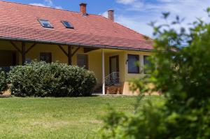 Vonkajšia záhrada v ubytovaní Tókert Vendégház