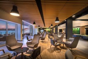 Ein Sitzbereich in der Unterkunft Remisens Hotel Epidaurus-All inclusive