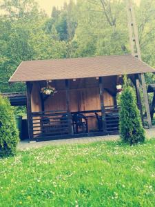 Afbeelding uit fotogalerij van Pensiunea Julian House in Moieciu de Jos +17 foto's