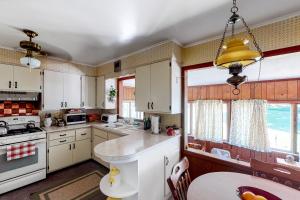 Galeriebild der Unterkunft Classic Southold Country Charmer in Southold