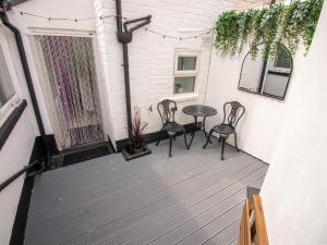 Gallery image of North Bay Holiday Apartment with Internet, Smart TV's and Patio Area in Scarborough