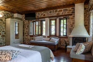 Posteľ alebo postele v izbe v ubytovaní Helene Eco Luxury Villa