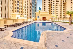 Bazén v ubytování Jumeirah Beach Residence, Dubai Marina nebo v jeho okolí