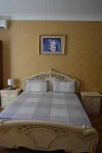 Postel nebo postele na pokoji v ubytování Executive suite in the centre