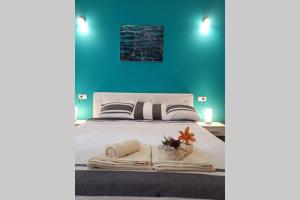 Postel nebo postele na pokoji v ubytování Lep apartman TARA -Kremna