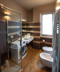 A bathroom at Sirmio Apartments - Narnia Stay