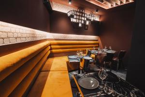 A seating area at Project 3 Urban Chic Hotel