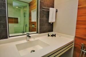Koupelna v ubytování Muscat Gate Hotel + 33 fotografií
