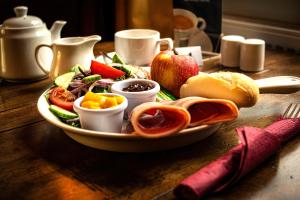 Breakfast options available to guests at The Crown Hotel 
