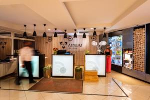 Fuajee või vastuvõtt majutusasutuses Atrium Hotel - Family friendly