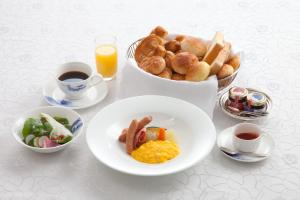 Makanan di atau berdekatan hotel