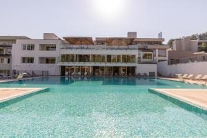 Het zwembad bij of vlak bij Hotel Sunce