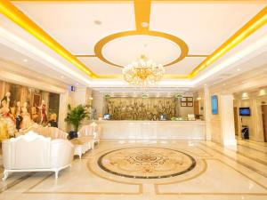 Gallery image of Vienna Hotel Shenzhen Longgang Ainan Road in Longgang