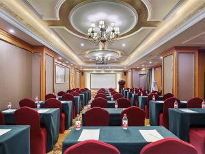 Kawasan bisnes dan/atau bilik persidangan di Vienna Hotel(Rugao Auto Station Branch)