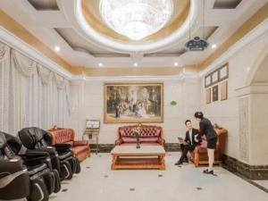 El vestíbulo o zona de recepción de Vienna 3 Best Hotel Shenzhen Guanlan Golf