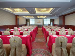 Area bisnis dan/atau ruang konferensi di Vienna International Hotel Yangshuo West Street