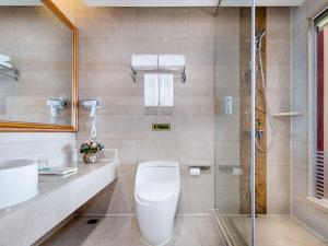 Galeriebild der Unterkunft Vienna hotel ( maanshan park post golden eagle international shop) in Ma'anshan