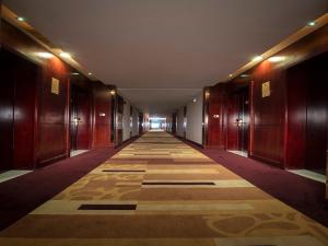 Photo de la galerie de l'établissement Vienna International Hotel Dongguan Changping Swan Lake Road, à Dongguan 2 autres photos