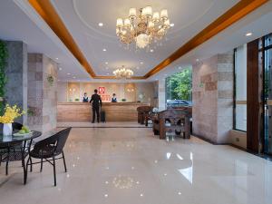 Ο χώρος του λόμπι ή της ρεσεψιόν στο Vienna 3 Best Hotel Beihai Sichuan Road