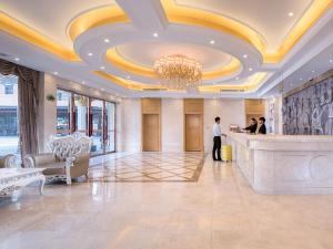 Lobbyen eller receptionen på Vienna Hotel Guangzhou Panyu Huanan Country Garden