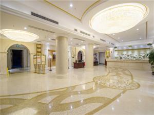 Ο χώρος του λόμπι ή της ρεσεψιόν στο Vienna Hotel Guilin ShiFu Branch