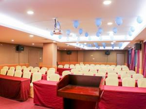 Konferenční prostory v ubytování Vienna Hotel Dongguan Tangxia Binfen Plaza + 15 fotografií