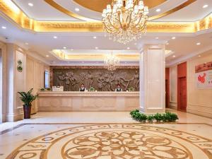 南京市にあるVienna Hotel Nanjing Pukou Middle Puzhu Roadのギャラリーの写真