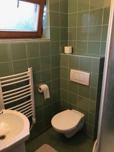 A bathroom at Privát Magdalena Még 17 kép