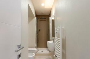 Kúpeľňa v ubytovaní JOIVY Spacious Family Apt for 4, in Carignano, Genoa