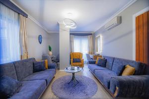 A seating area at La Palace Exclusive Design