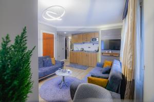 A kitchen or kitchenette at La Palace Exclusive Design