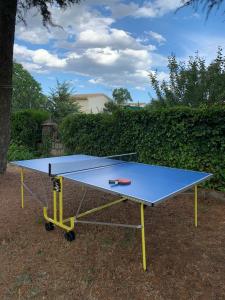 Stolní tenis v ubytování Casa rural Braulio nebo okolí
