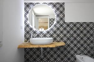 A bathroom at HISTORIA- Dimore Vico Ghezzi