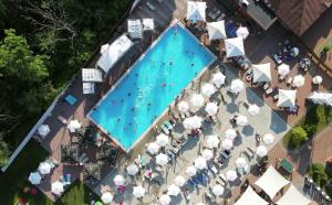 Bazén v ubytování OTAMAN Resort nebo v jeho okolí